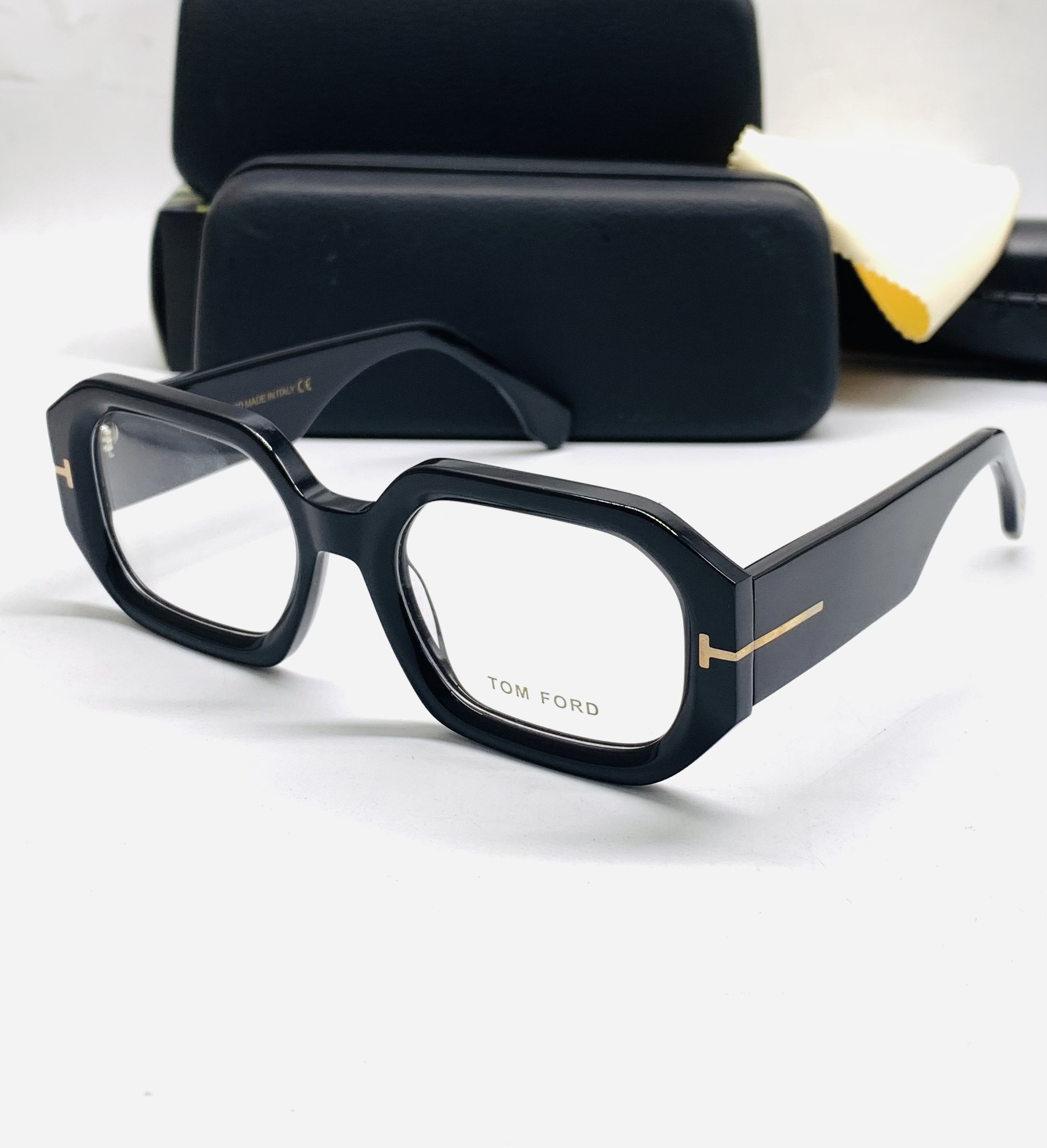 TOM54323 Black Frame